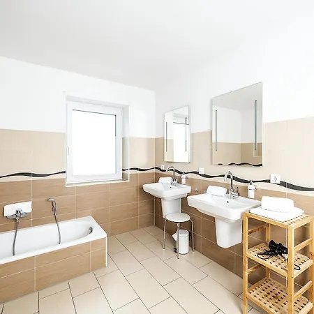 Grosse Auf Zwei Etagen Mit Sauna & Meerblick *